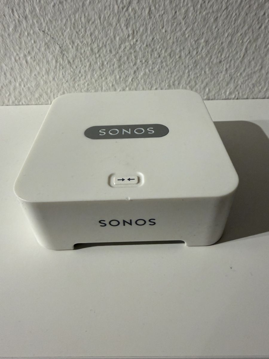 Sonos WiFi: Sonos Bridge Netzwerkadapter weiss – D'occasion à Erlenbach ZH par Twiddl
