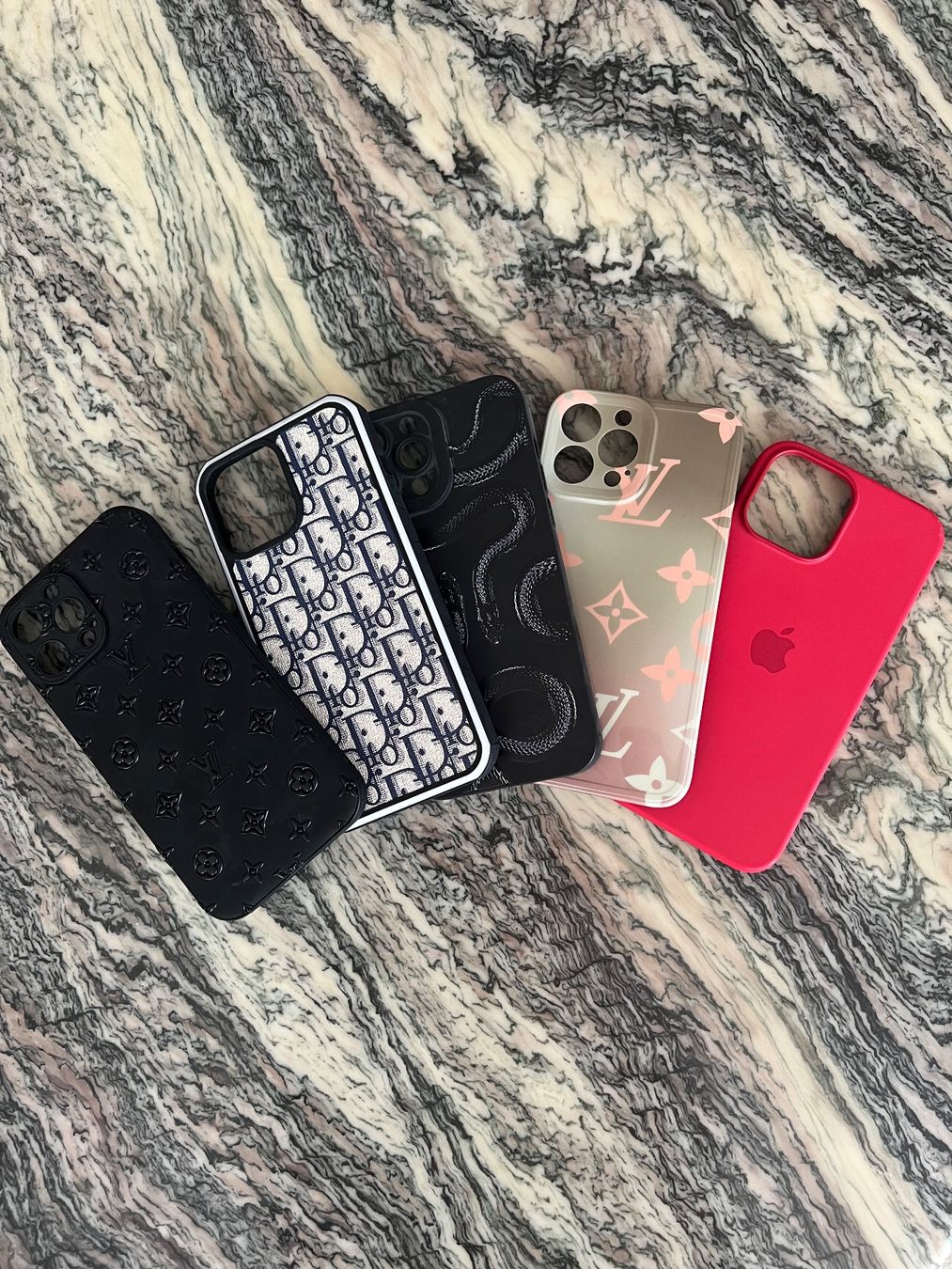 Cover & Protezioni schermo: 5 Schutzhüllen iPhone 13 Pro Max – Usato da Amriswil venduto da Emilyerdbeer22