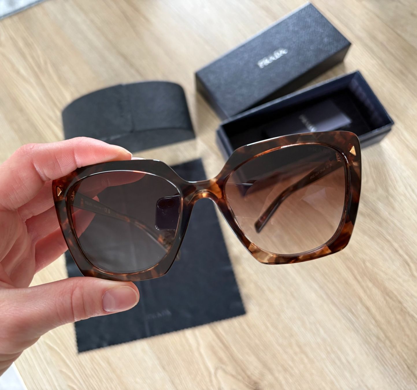 Prada Occhiali & Lenti: Prada sunglasses PR 23ZS - Like New – Nuovo (secondo la descrizione) da Poliez-le-Grand venduto da mila011 1