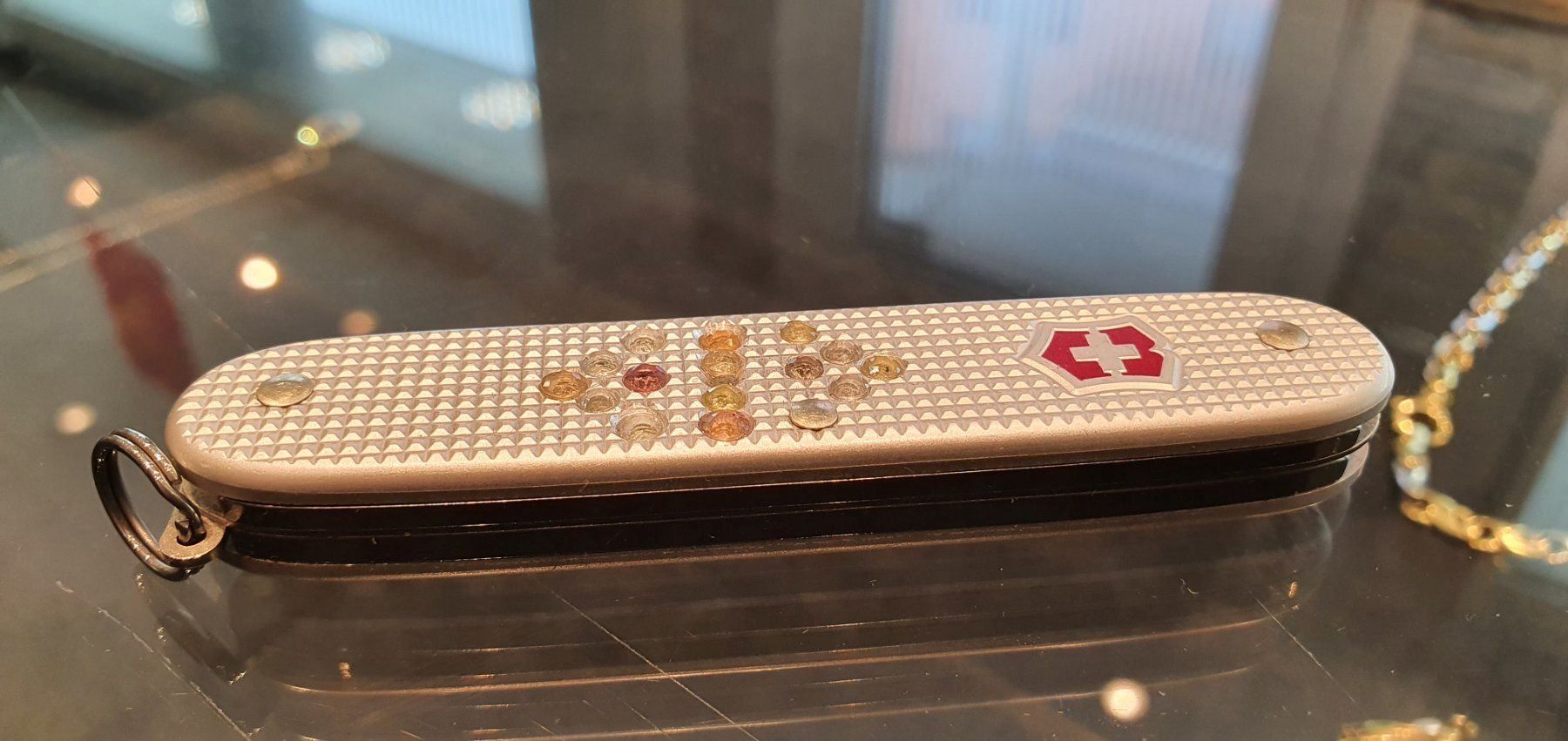 Victorinox Taschenmesser: SCHWEIZER TASCHENMESSER MIT ECHTEN SAFIR – Gebraucht aus Unterägeri von Altgoldschmuck 2