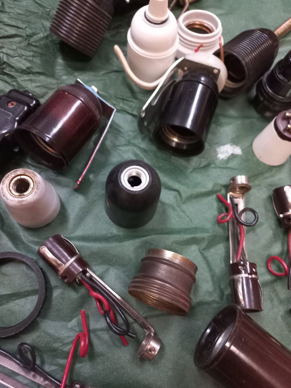 Lampade: Lampenfassungen etc. – Usato da Ammerswil AG venduto da savinir 3