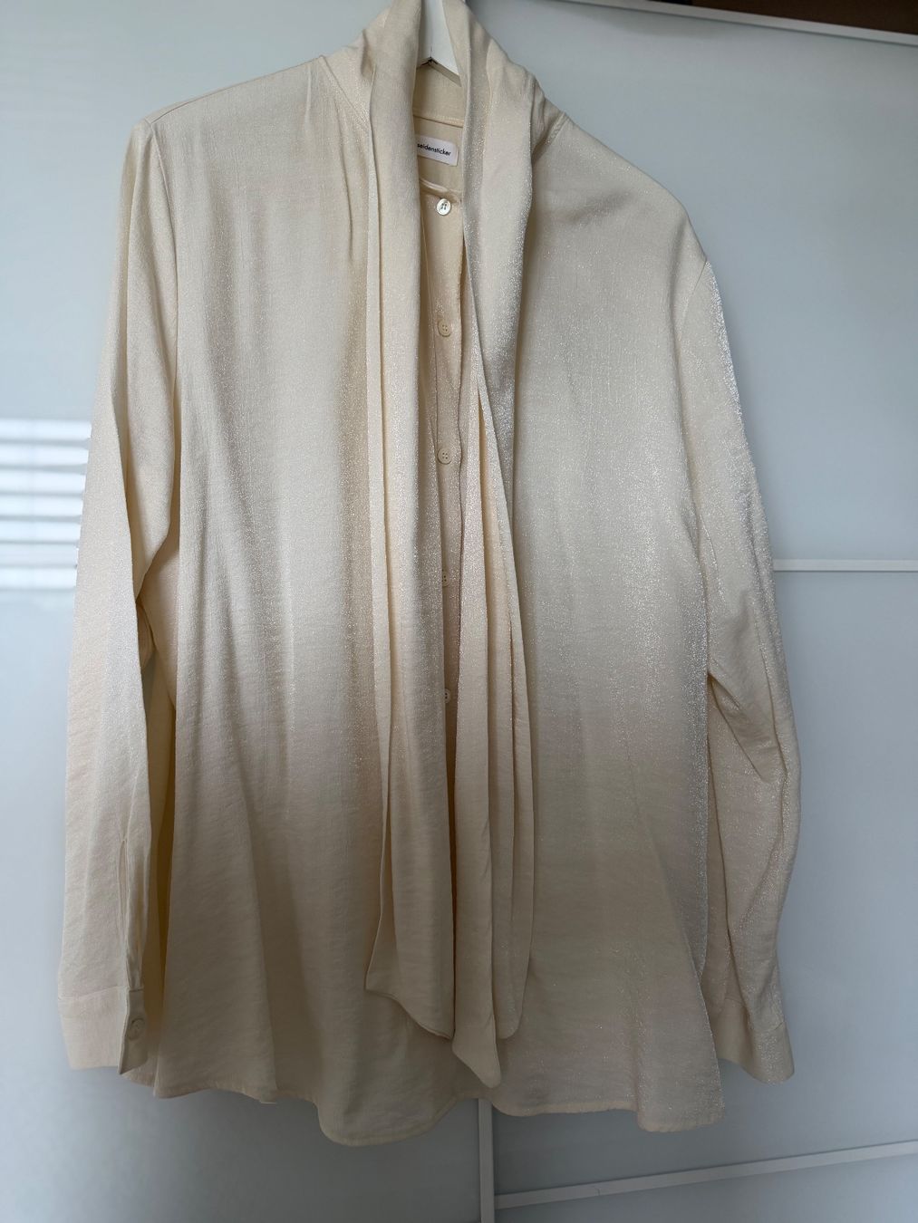 Camicette: BEIGE BLUSE – Usato da Liestal venduto da sla.kova 1
