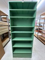 Metallregal grün mit acht Fächern gebrauchter Zustand