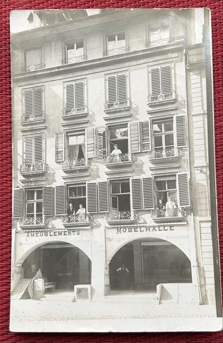 Cartoline postali: Fotokarte Bern Altstadthaus Möbelgeschäft  – Usato da Horw venduto da Tellbub