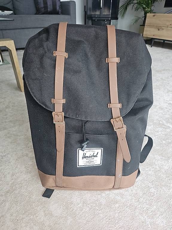 Herschel Zaini: HERSCHEL Rucksack mit Laptopfach,  schwarz – Usato da St.Gallen venduto da amaka01