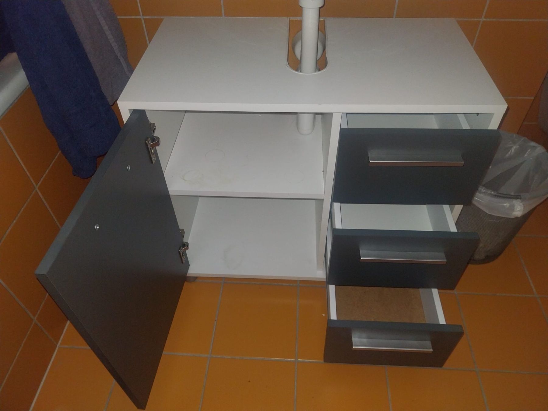 Installations & Meubles: Lavabo Unterschrank – D'occasion à Frauenfeld par schulhaus03 1