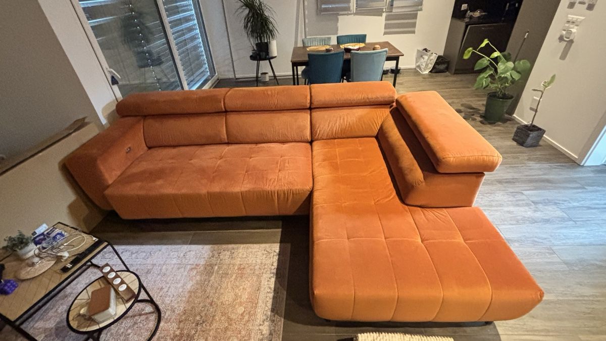 Sofas: Ecksofa orange mit elektrischer Verstellung – Gebraucht aus Gettnau von JessicaRenata