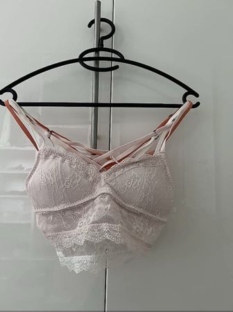 Dreierpack Abercrombie & Fitch Spitzen-Bralette