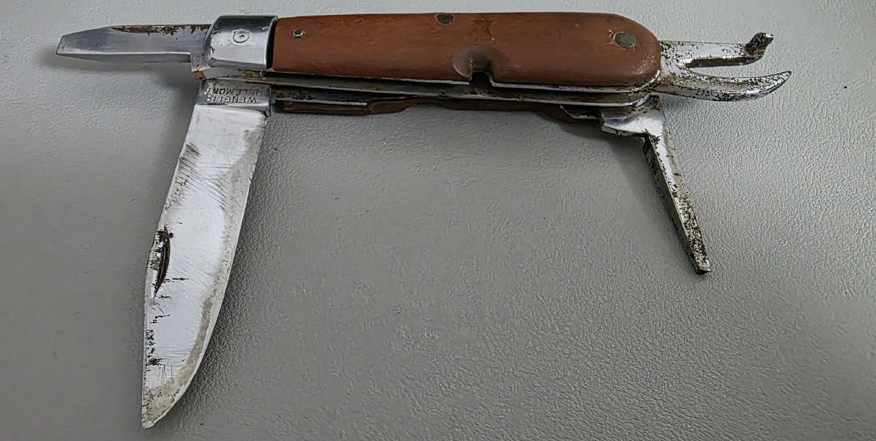 Schweizer Armee Coltelli tascabile: Wenger 44 – Usato da Niederuzwil venduto da 262305 3