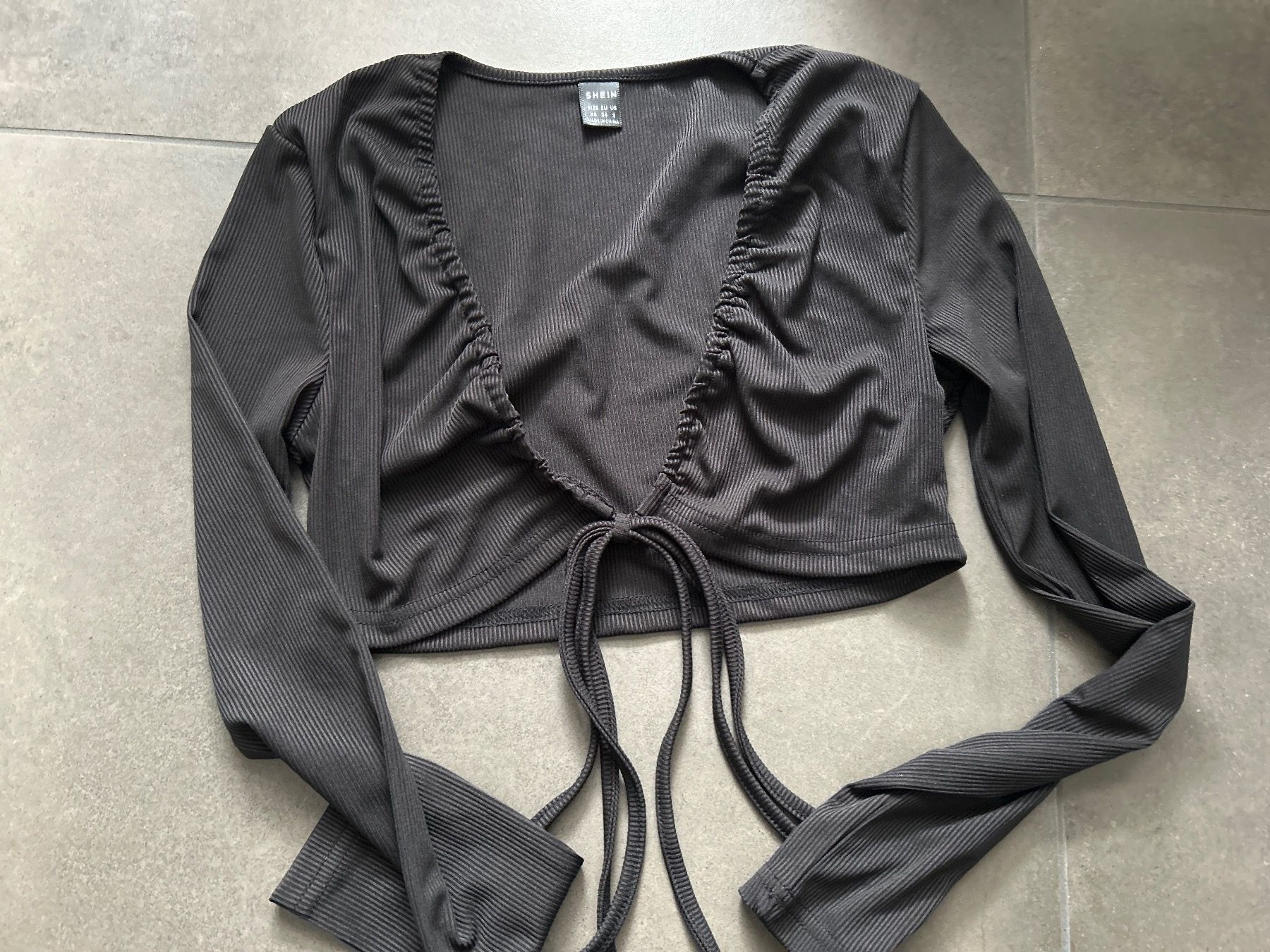 Shein Top: Shein top taille XS – Nuovo (secondo la descrizione) da Delémont venduto da Ma_LoU.01
