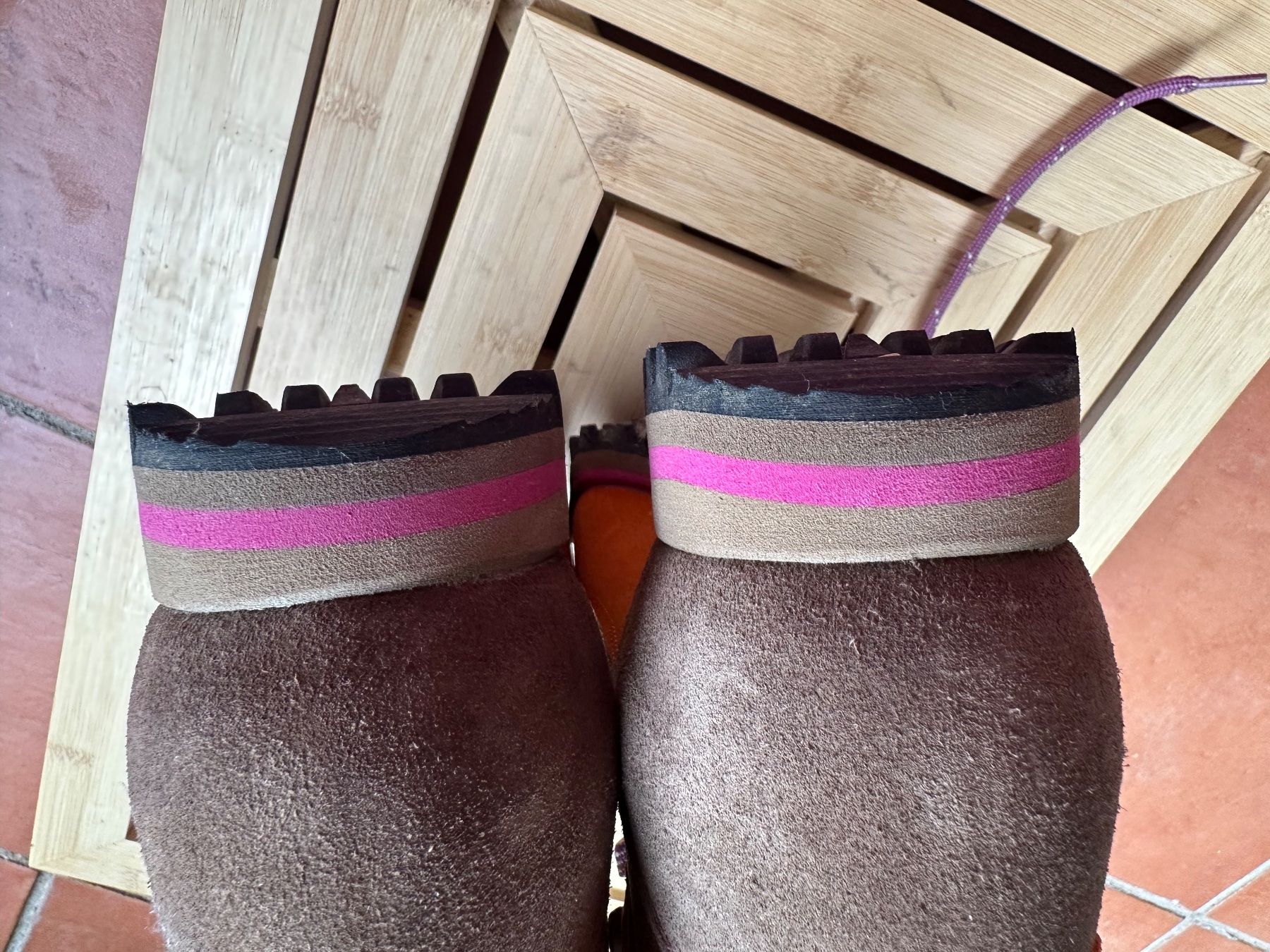 Scarpe da uomo: Wanderschuhe Grösse 37 - 38 fast neu – Usato da Basel venduto da mar_55j8 6