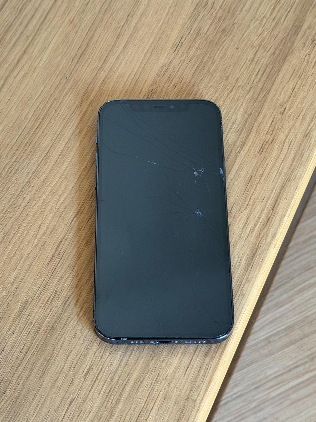 Apple Portables: iPhone 12 Pro – D'occasion à Le Pâquier-Montbarry par Romanovski 2
