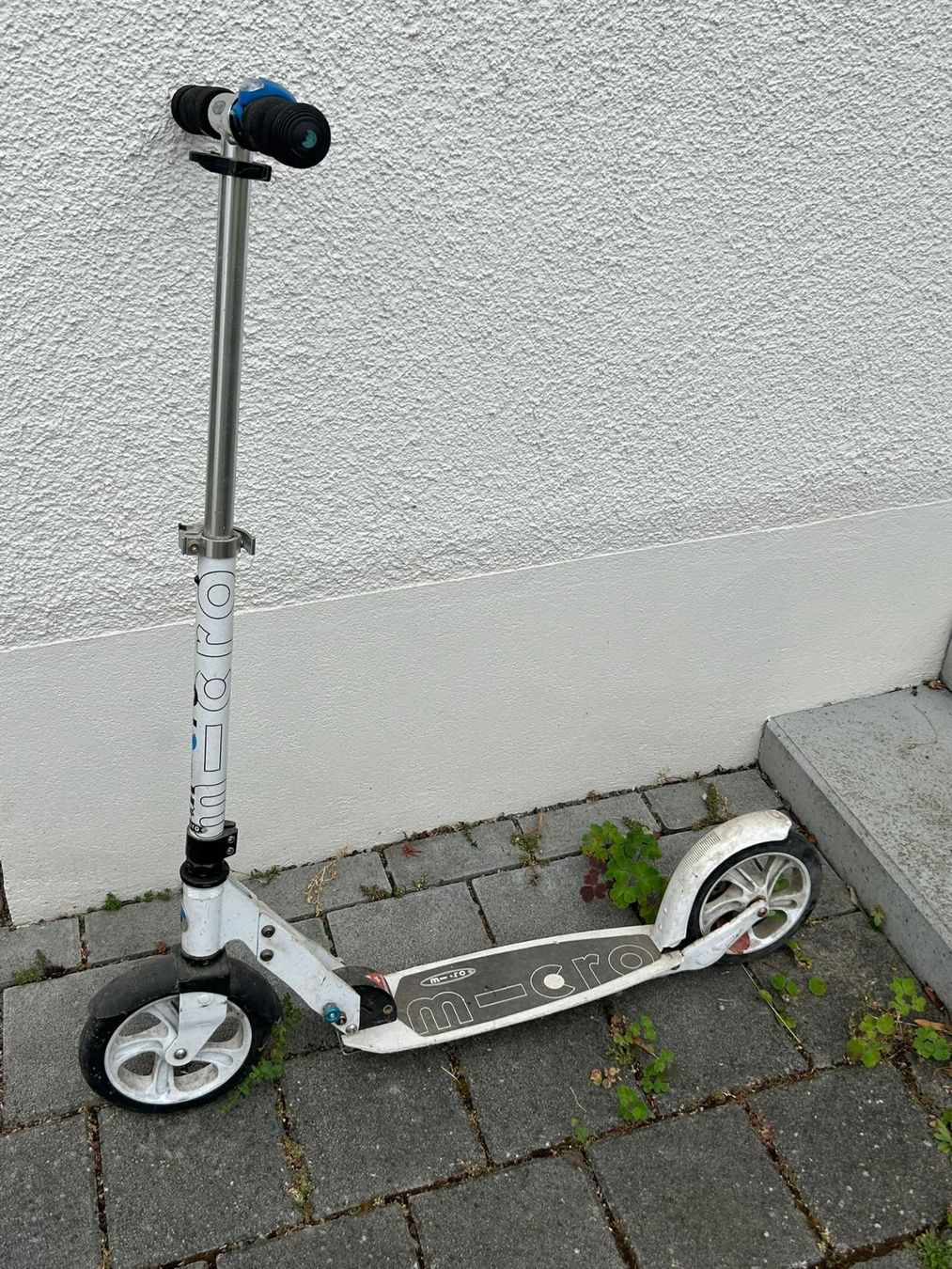 Scooters: Micro Scooter weiss – Gebraucht aus Seuzach von Chnebel