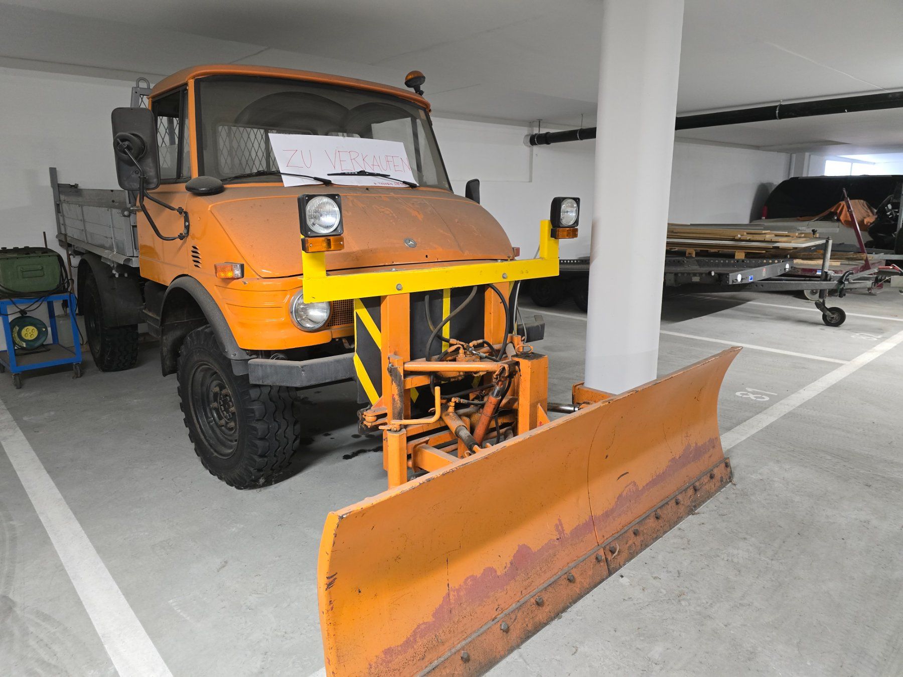 Unimog 421 mit Schild zur Schneeräumung (Gebraucht) in Strengelbach für ...