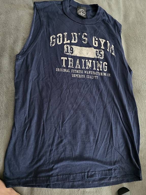 T-shirt: GOLDS GYM DUNKELBLAU GRÖSSE M – Usato da Reitnau venduto da cuorematto01 1