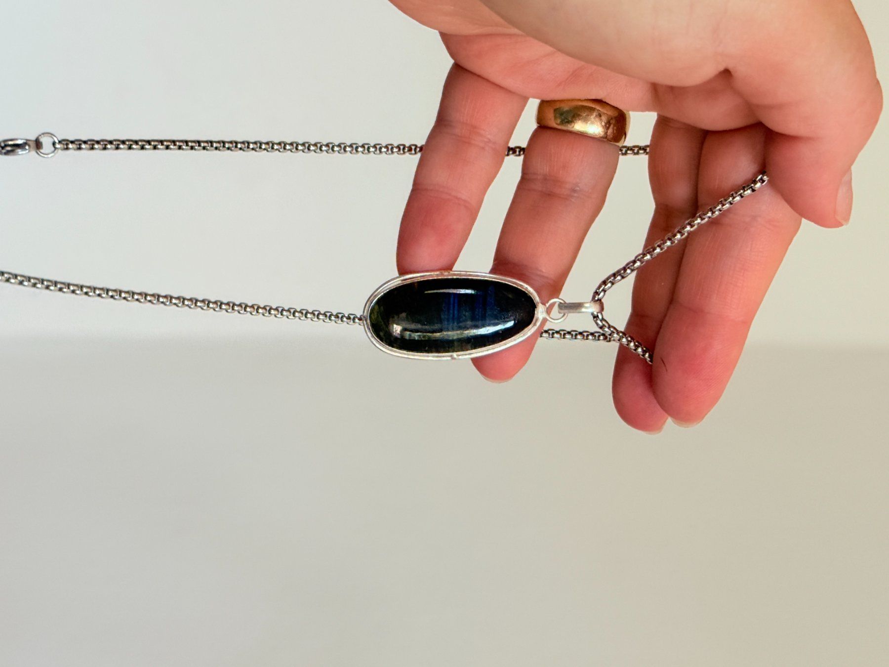 Catenine: Labradorite necklace – Nuovo e nell'imballaggio originale da Genève venduto da AGBERG 1