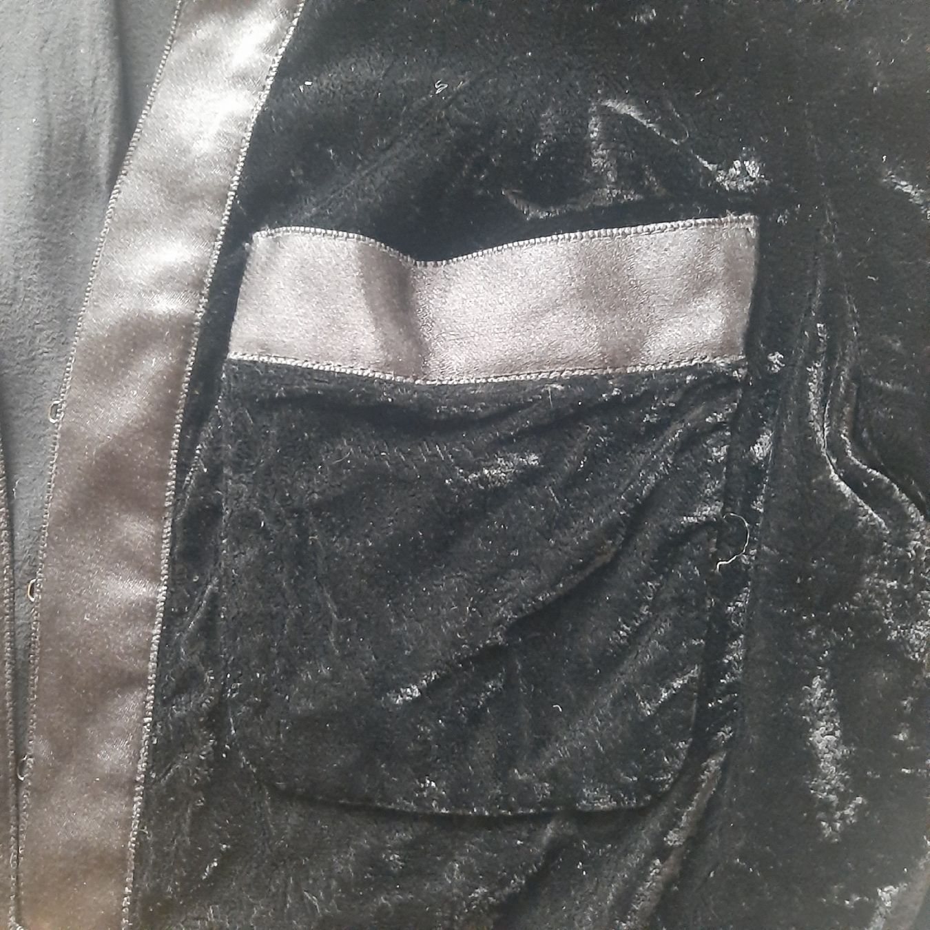 Chanel Jacken: Veste en velours Chanel Boutique – Gebraucht aus Chêne-Bourg von chsandra34 2