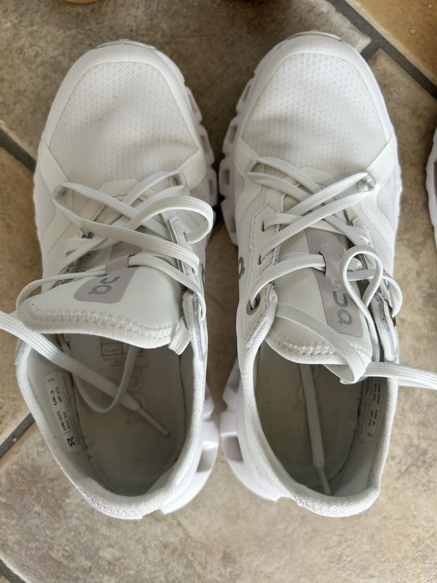 On Damenschuhe: ON Cloudtec Damen Laufschuhe Weiss Grösse 36 – Gebraucht aus Appenzell von anirieben