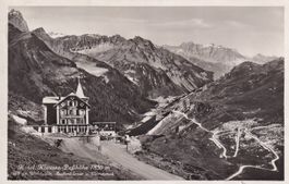 Hotel Klause-Passhöhe mit gr, Windgälle Sustenhörner
