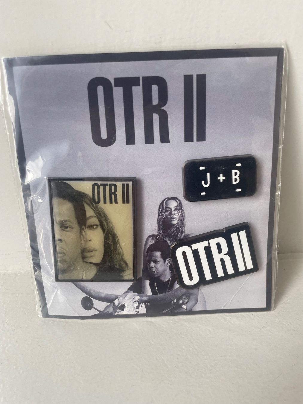 Spille & Fermagli: OTR II Beyoncé & Jay-Z - PIN – Nuovo e nell'imballaggio originale da Minusio venduto da Pink222