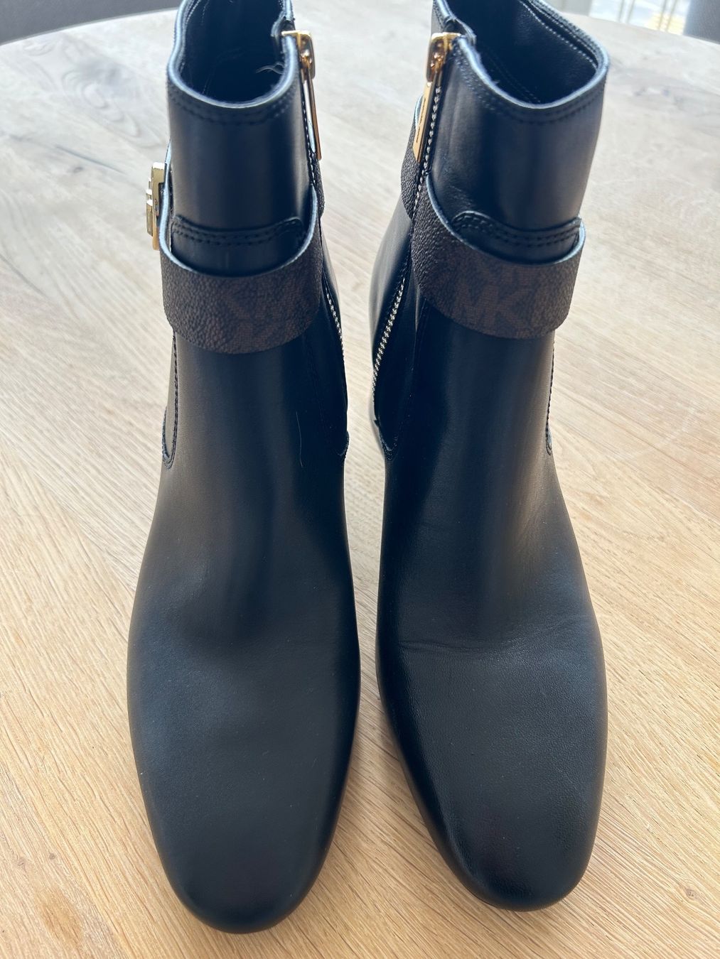 Michael Kors Scarpe da donna: Michael Kors Stiefeletten neu* – Nuovo (secondo la descrizione) da Kloten venduto da ArtPearl