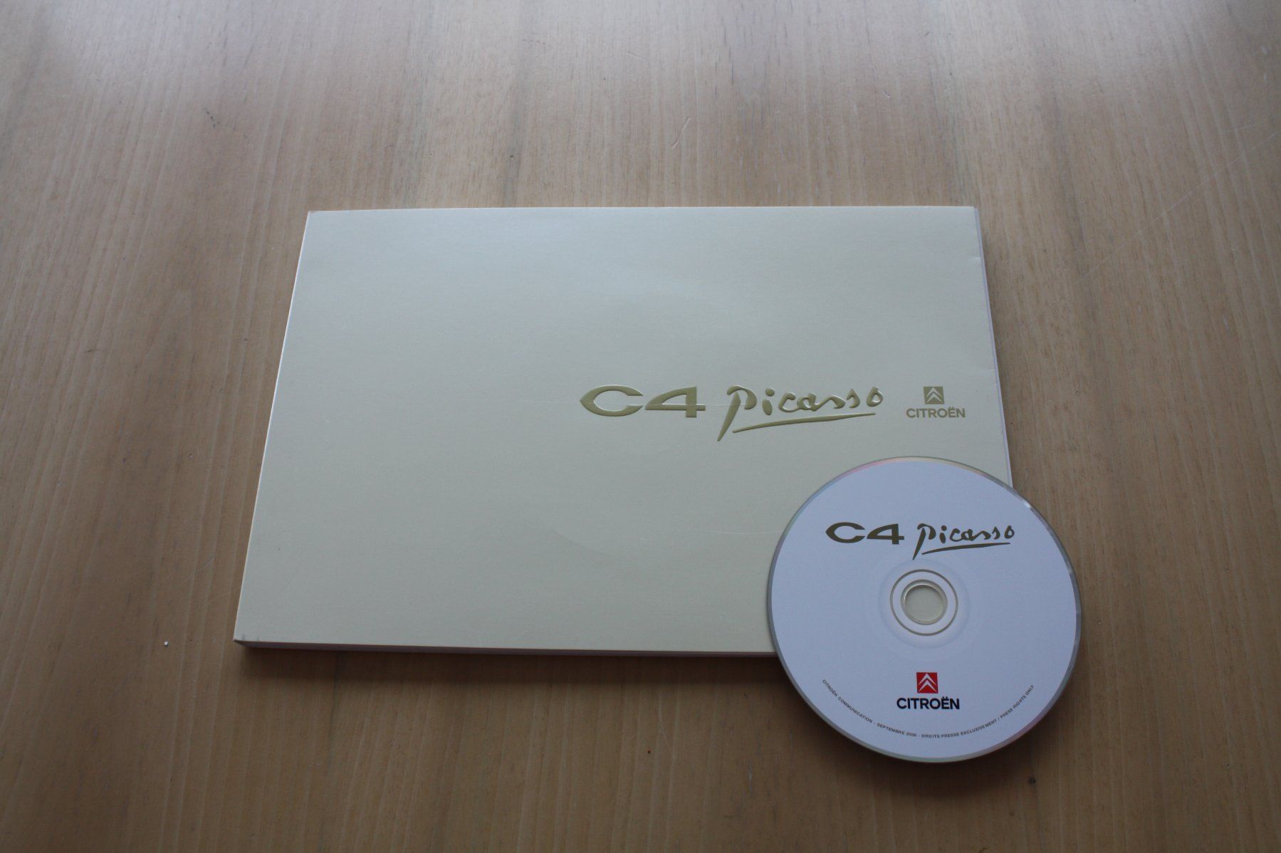 Citroën Documenti: Citroën C4 Picasso Pressemappe/CD/Prospekt 10/2006 – Usato da Wikon venduto da erwin400