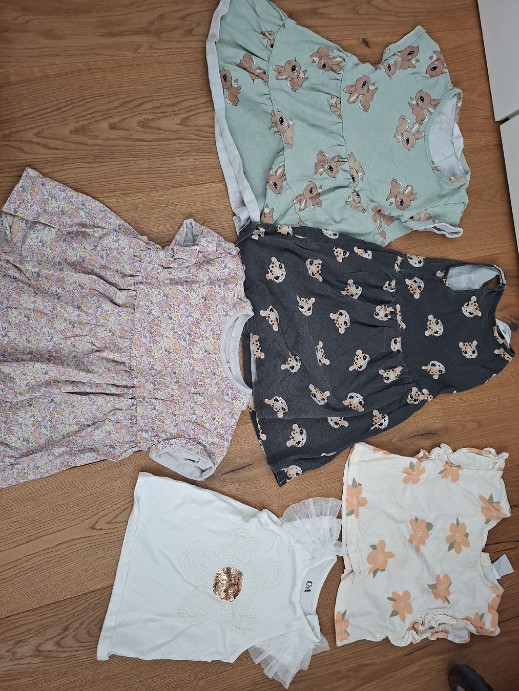 H&M Ensembles coordonnés: Kleiderpacket 2-4 Jahre next,h+m – D'occasion à Zeihen par Wetterfrosch02