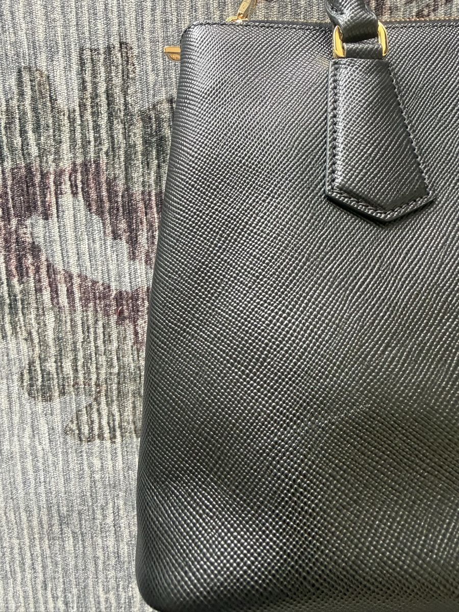 Prada Taschen für Damen: Prada Saffiano Bag Black – Gebraucht aus Oberägeri von FAD91 8