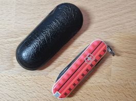 Victorinox Classic LE 2011 - Patty Young - LIMITED