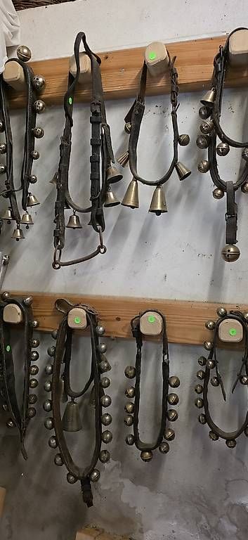 Cloches & sonnailles: Clochettes  – D'occasion à Saubraz par Caly0 1