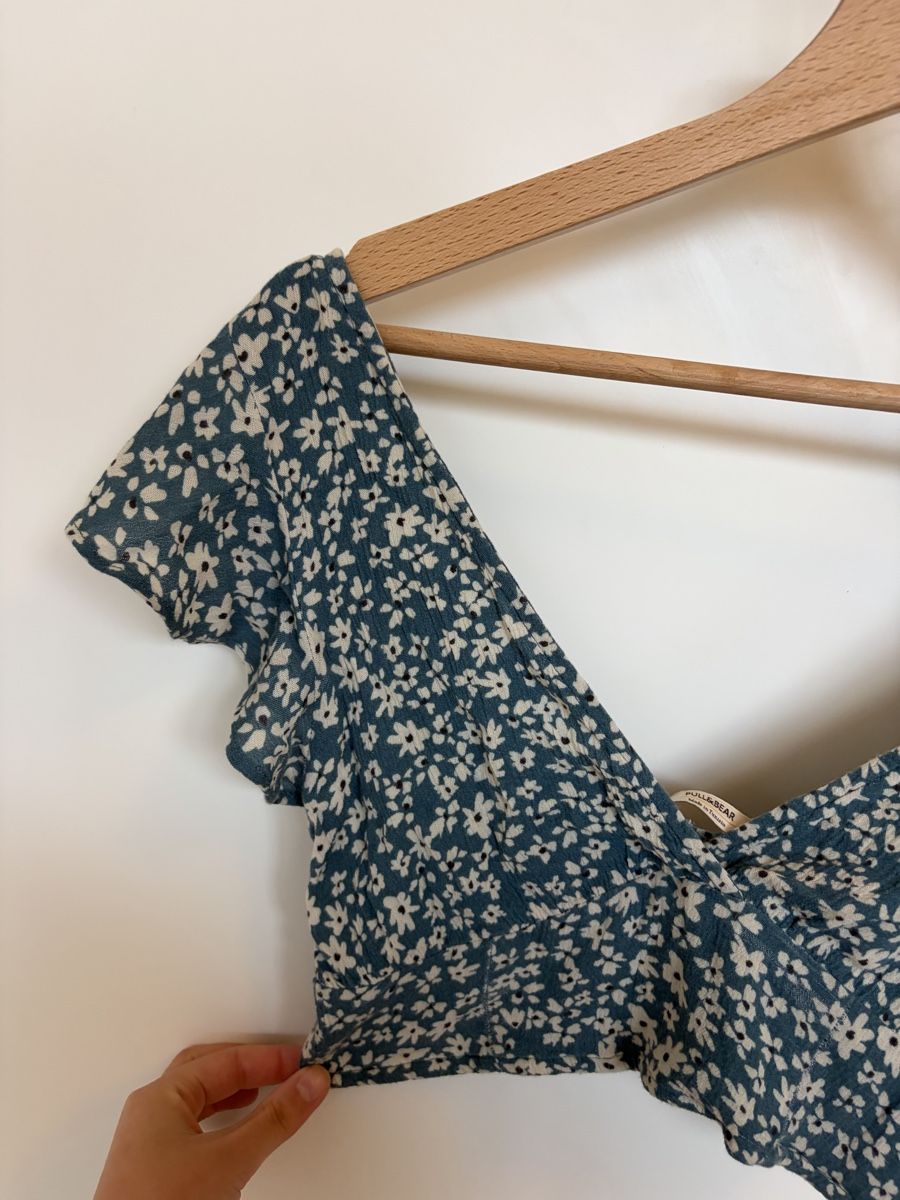 Pull&Bear Top: Pull&Bear Damen Crop Top blau Blumenmuster Grösse S – Nuovo (secondo la descrizione) da Birmensdorf ZH venduto da dus_zt96 1