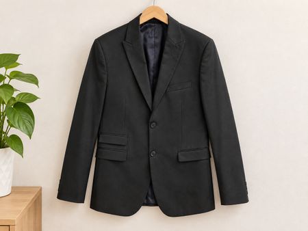 Veste blazer homme couleur noire deux boutons état neuf