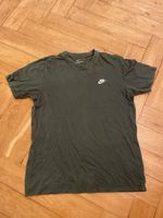 T-Shirt Nike grün