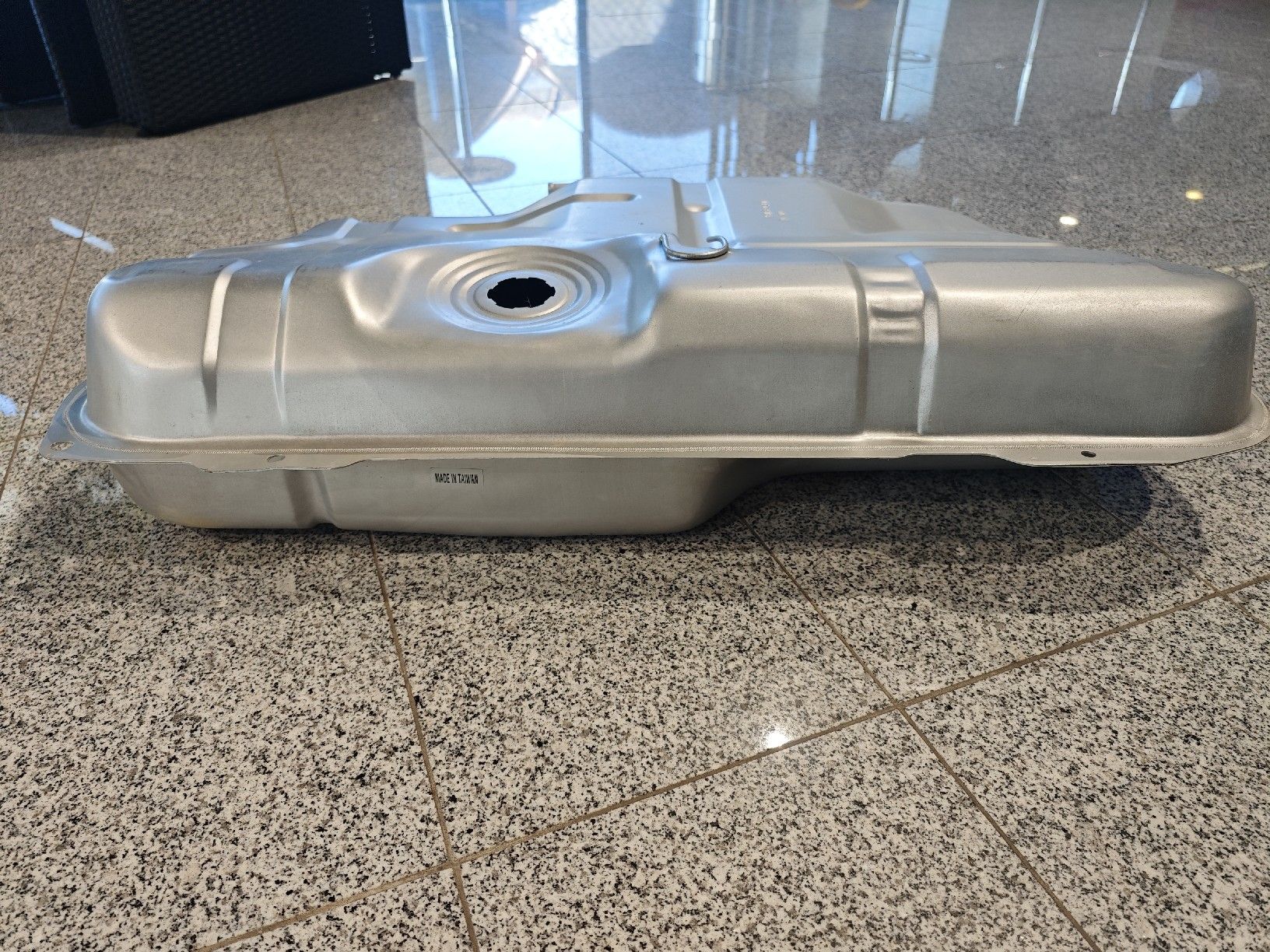 Ford Tutti pezzi di ricambio auto: Benzintank Ford Escort – Nuovo e nell'imballaggio originale da Riedtwil venduto da rs_sigi 4