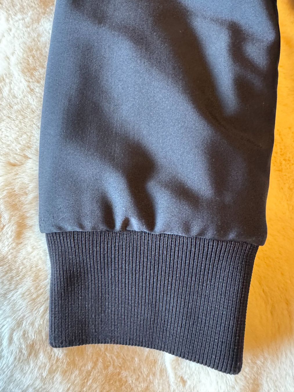Prada Vestes: Vintage Prada Nylon/Wool Jacket – Brand New – D'occasion à Grund b. Gstaad par ReLuxe 1