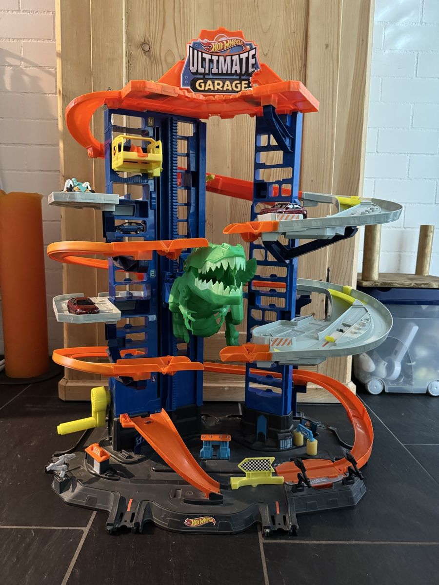 Hot Wheels Spielzeuge: Hot Wheel Garage / Bahn – Gebraucht aus Buch am Irchel von Fly_Eagle 2