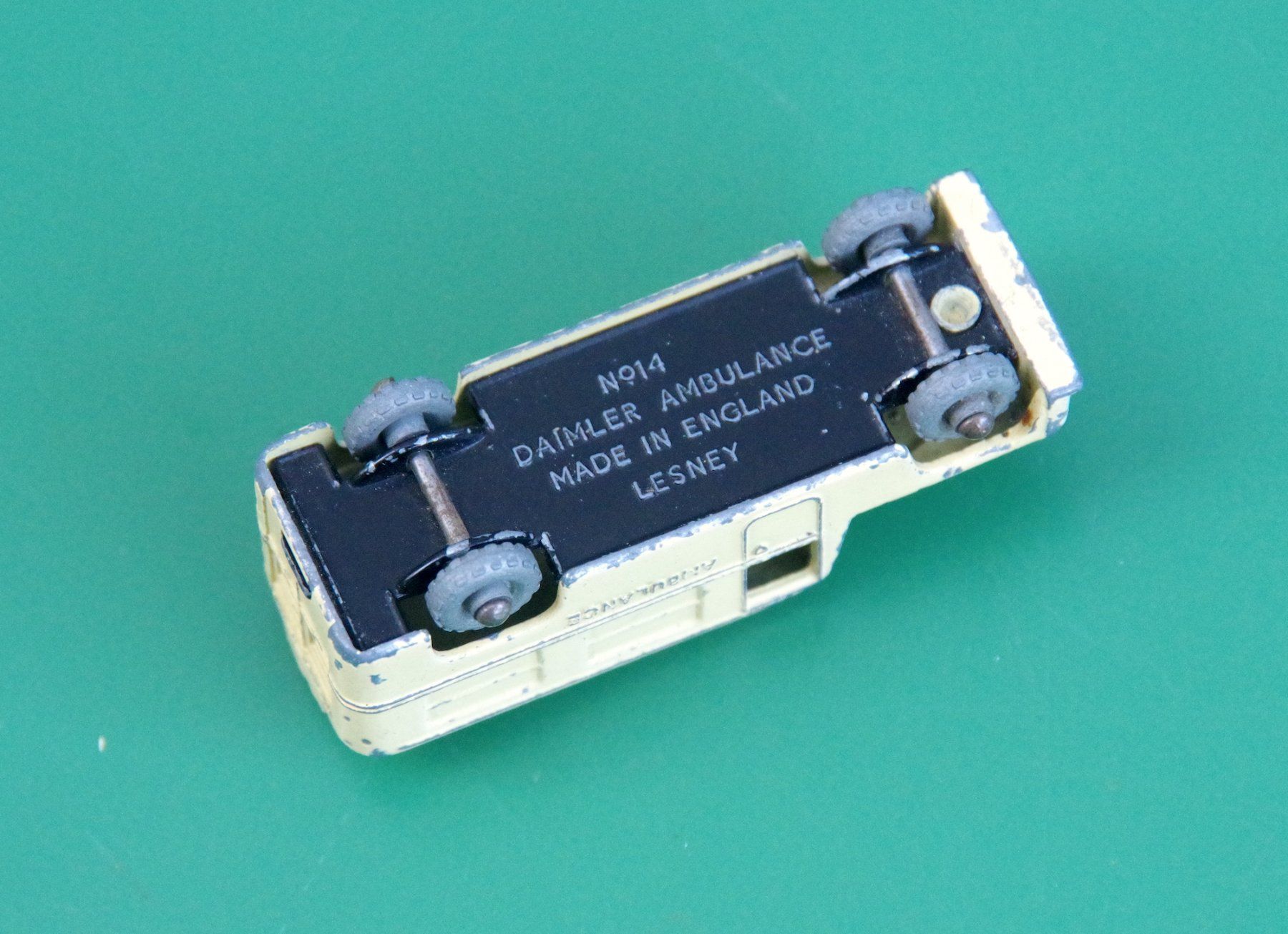 Hot Wheels Modellini d'auto: Matchbox No. 14 Daimler Ambulance (Regular Wheels) – Nuovo (secondo la descrizione) da Frauenfeld venduto da Danielpwiedmer 4