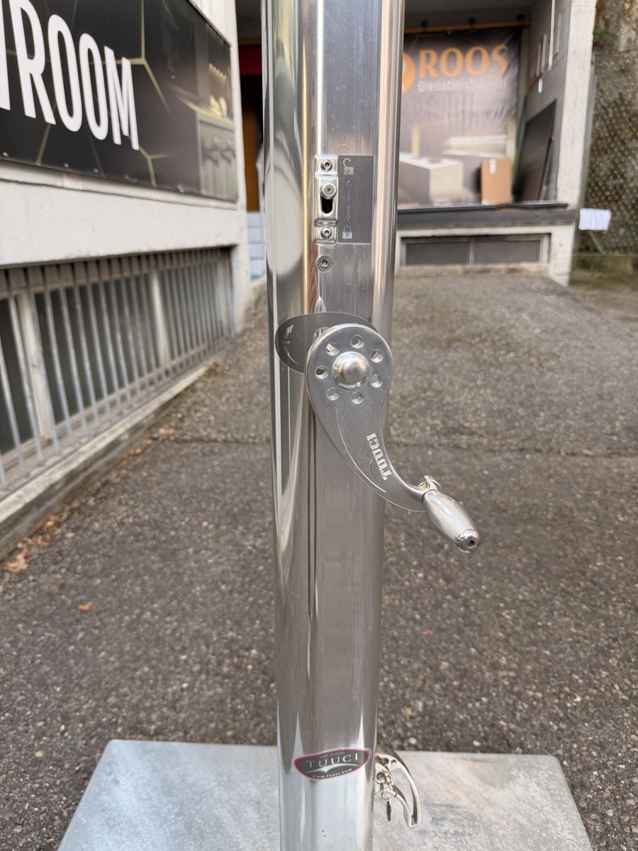 Sonnenschirme: Tucci Schirm 300/300 mit Sockel – Gebraucht aus Luzern von Emelie77 2
