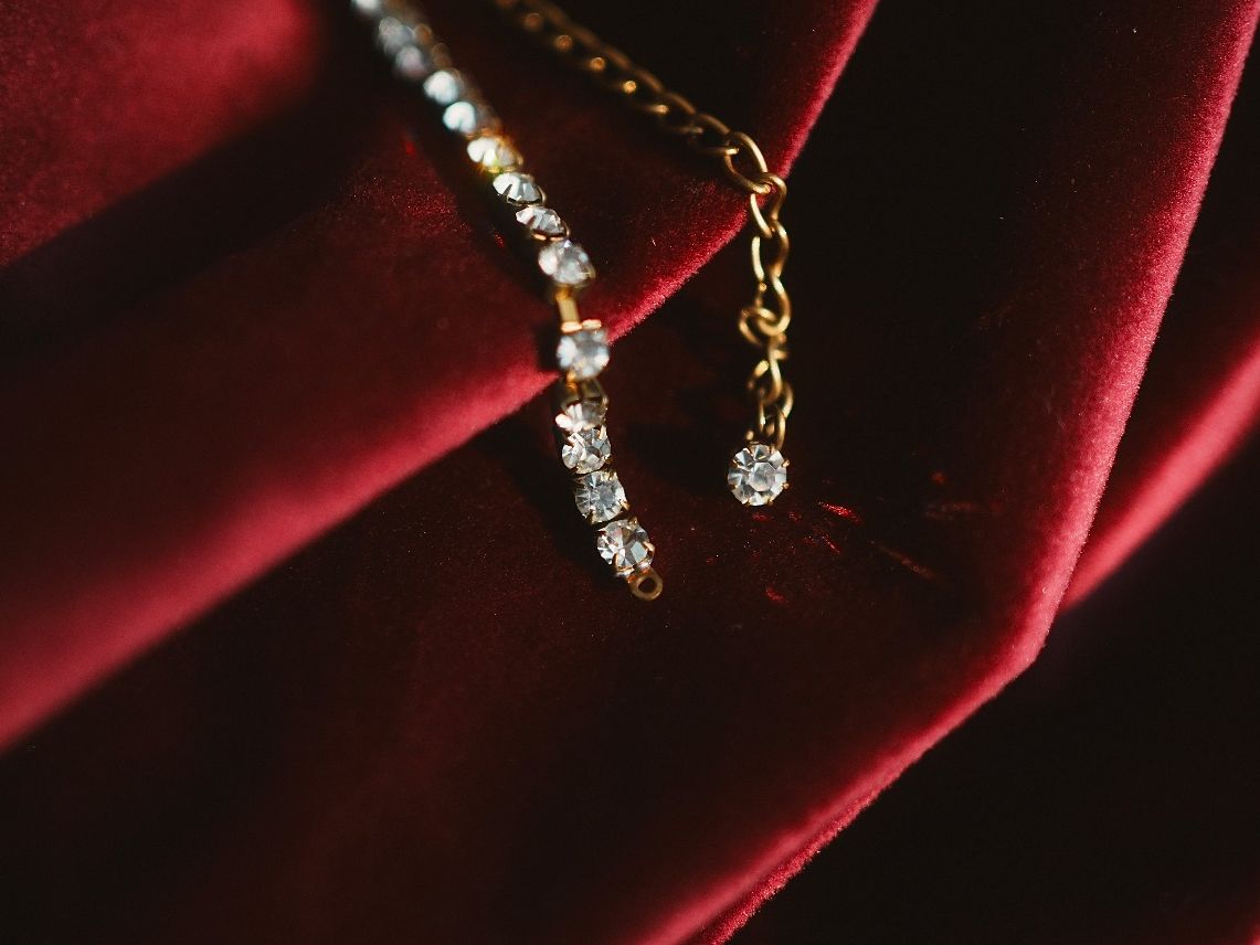 Gablonzer Catenine: Gablonzer Strasskette ohne Verschluss – Difettoso da Volketswil venduto da HeredisAntiques 2