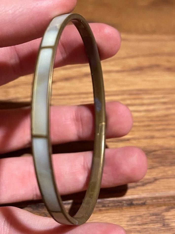 Bracciali & Braccialetti: Schickes Vintage Messing Armreif mit Perlmutt Einlagen – Usato da Zuerich venduto da Dorsi 3