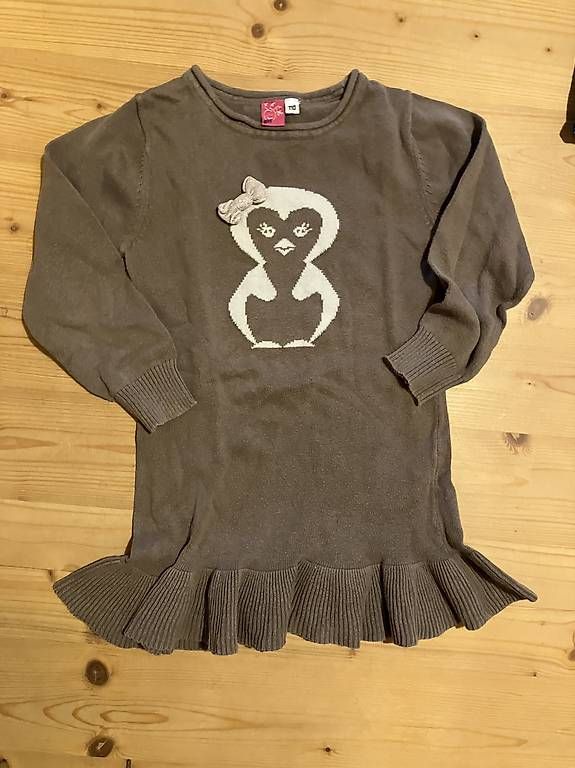 Pulls et sweat-shirts: Pinguinkleud Gr.110 – D'occasion à Brunnadern par Bumlebee