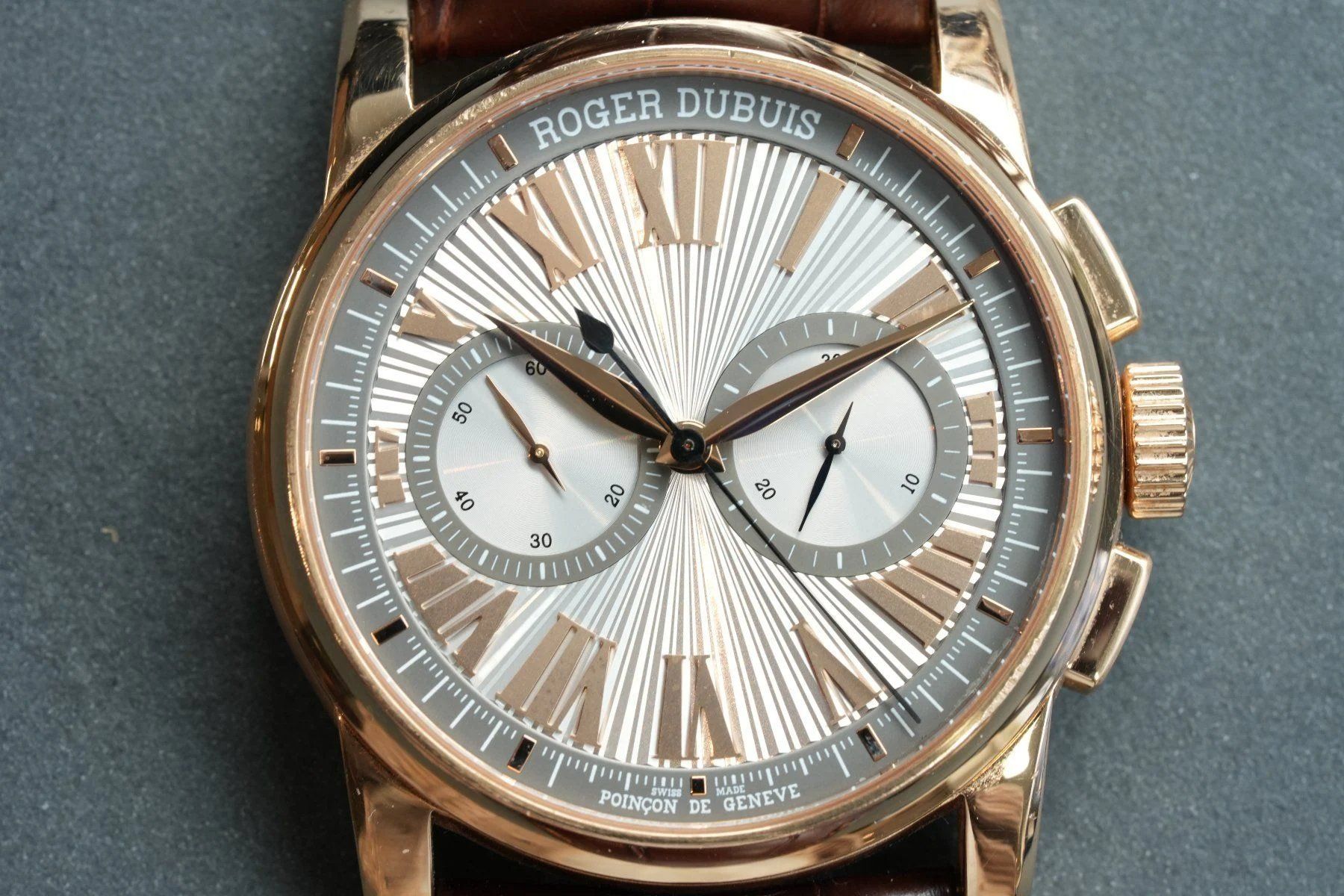 Roger Dubuis Orologi: Roger Dubuis Hommage Chronograph 18k Gold – Usato da Thalwil venduto da LeCh1ffre