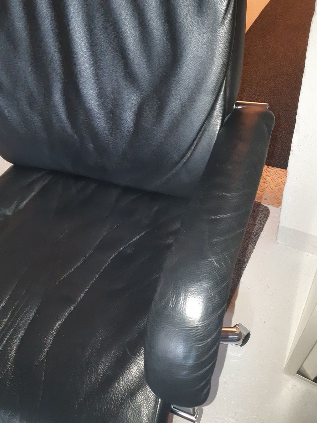 Sitag Poltrone: Büro-Chefsessel SITAG Leder – Usato da Volketswil venduto da Pitasch 5