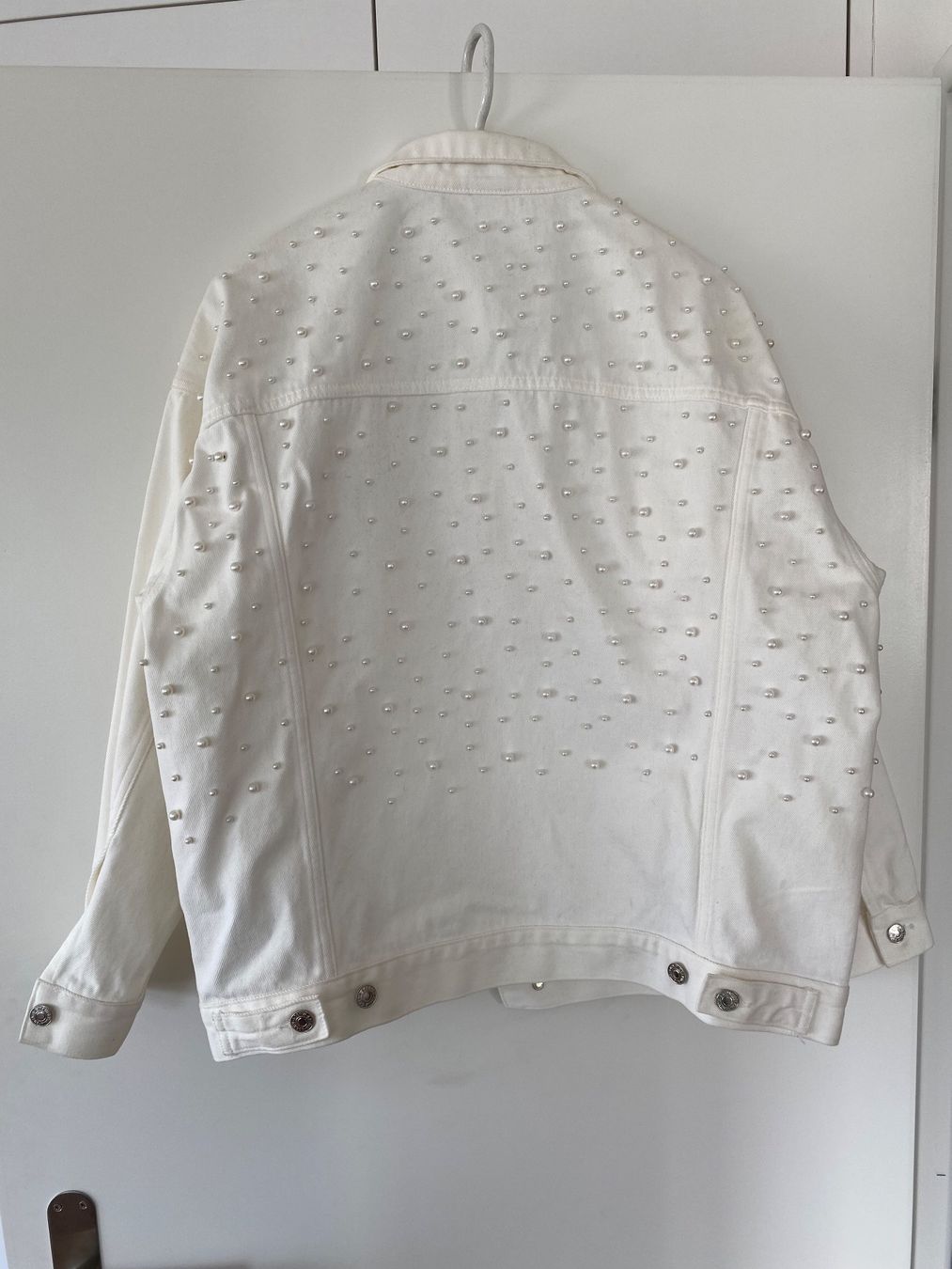 H&M Giacche: Jeans Jacke mit Perlen (Gr. 40) – Usato da Schlieren venduto da vivid_wrld 1