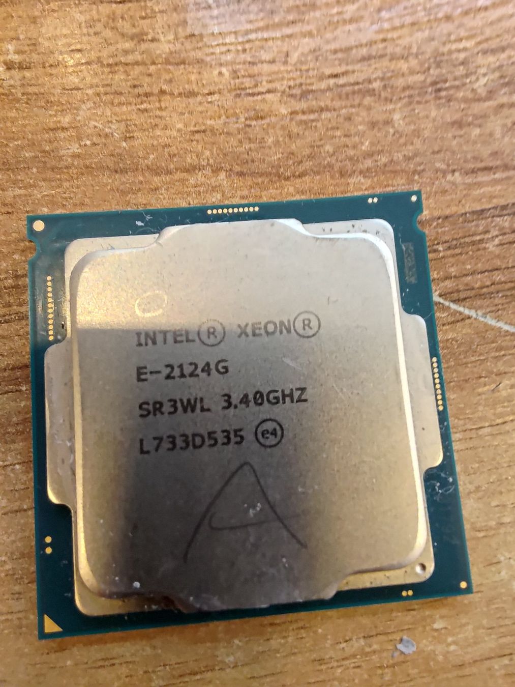 Intel Componenti elettronici: Xeon E-2124G 4 Kerne  3.40 GHz Cache: 8 MB – Usato da Zürich venduto da Drwatson