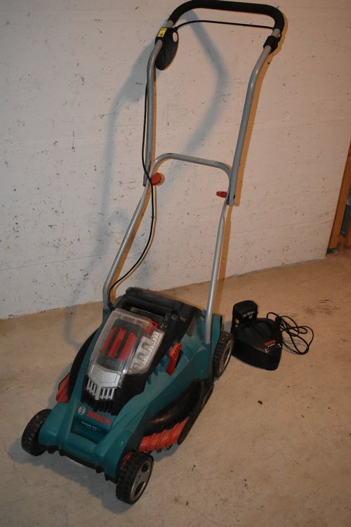 Bosch Rotak 43 LI Rasenmäher mit Akku Kaufen auf Ricardo