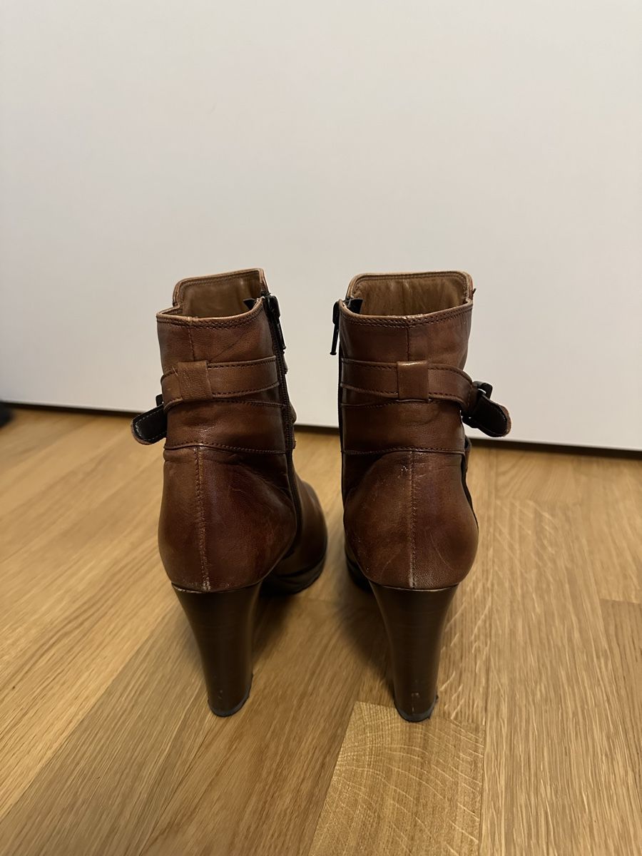 Chaussures femmes: Stifelette Leder braun Gr. 36 – D'occasion à Ermatingen par nic_x2tf 1