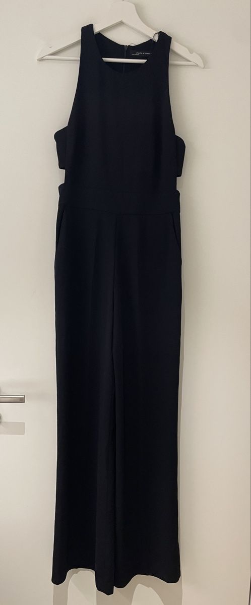 Zara Tute: Black Jumpsuit with Cutout Sides – Usato da Zürich venduto da kap_7btt 2