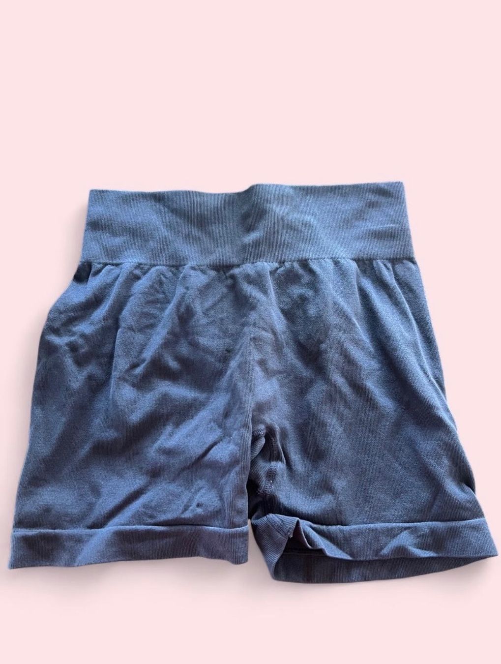 Leggings: Black & navy shorts with built in scrunch – Usato da Otelfingen venduto da houseofstae 2