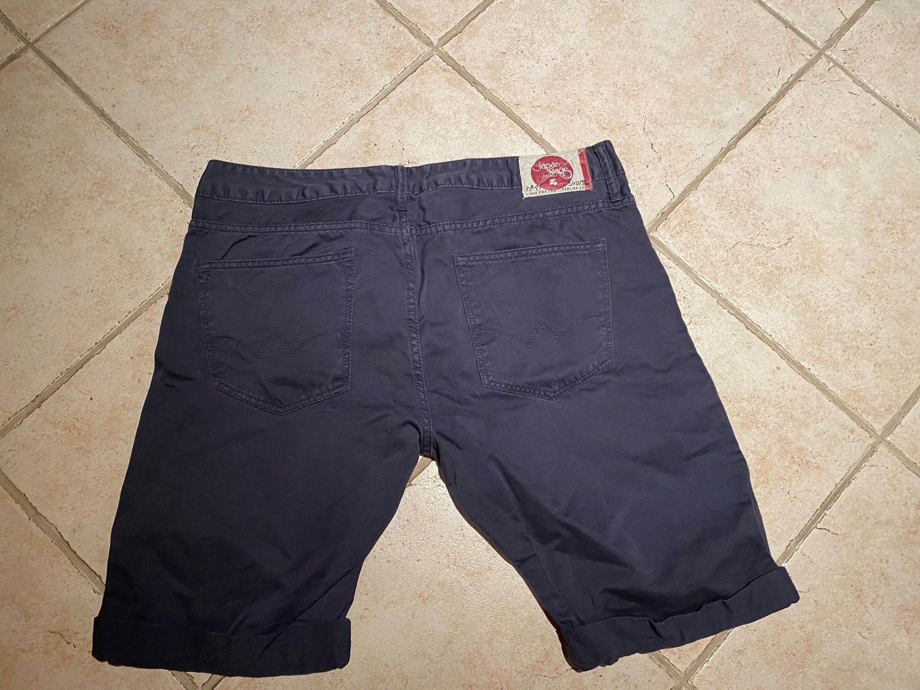 Pantaloni: Short taille 38 – Usato da Blonay venduto da Ollorvi 1